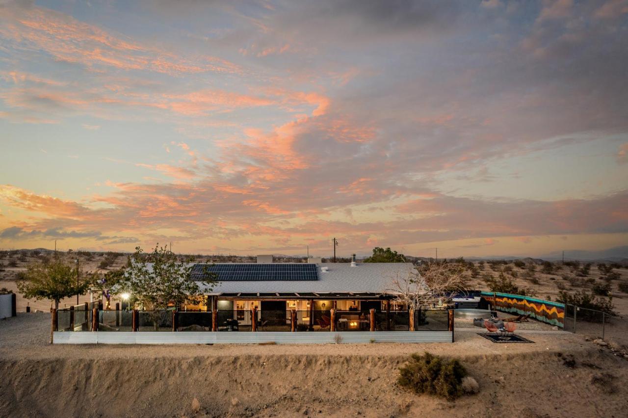 Sapphire Haven + Casita! Pool + Spa + Movie Theatre + 10 Min To Monument! Joshua Tree Exterior photo