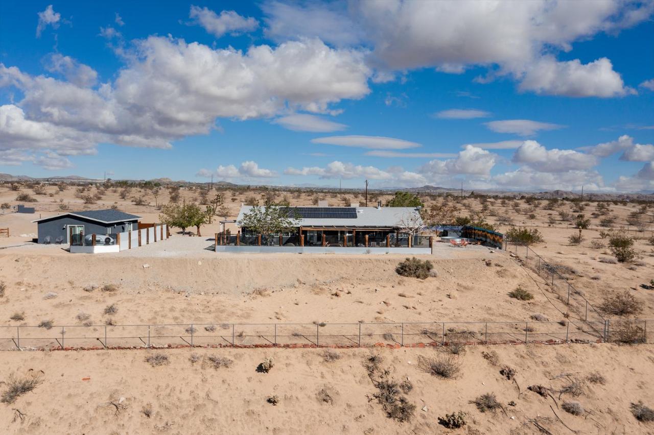 Sapphire Haven + Casita! Pool + Spa + Movie Theatre + 10 Min To Monument! Joshua Tree Exterior photo
