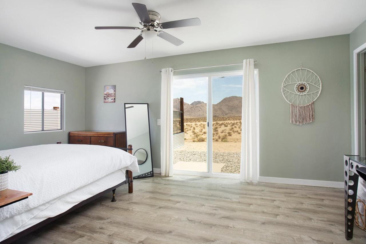 Sapphire Haven + Casita! Pool + Spa + Movie Theatre + 10 Min To Monument! Joshua Tree Exterior photo