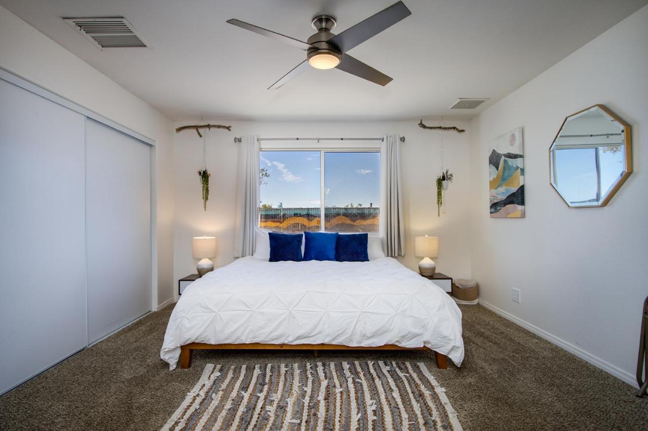 Sapphire Haven + Casita! Pool + Spa + Movie Theatre + 10 Min To Monument! Joshua Tree Exterior photo