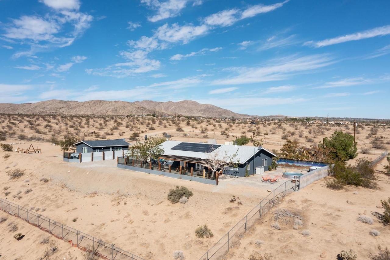 Sapphire Haven + Casita! Pool + Spa + Movie Theatre + 10 Min To Monument! Joshua Tree Exterior photo