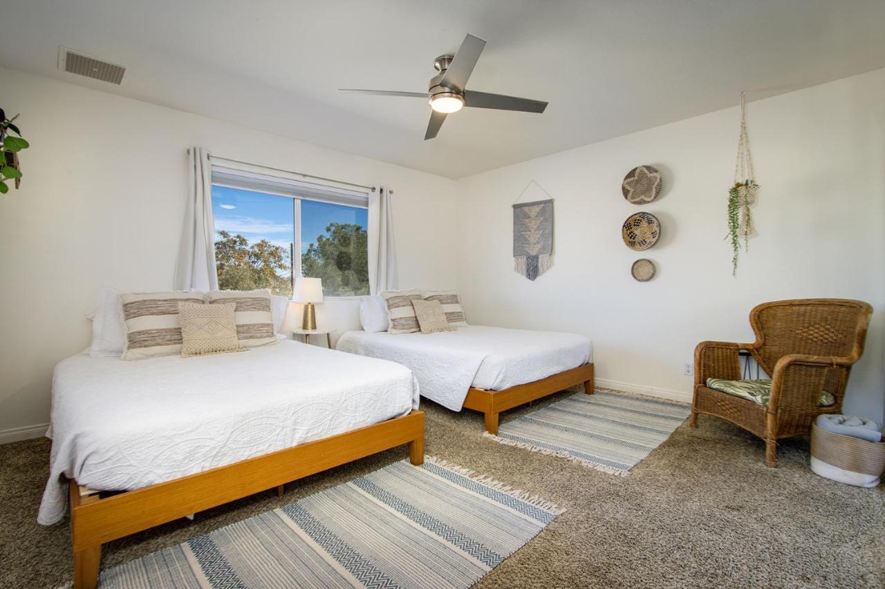 Sapphire Haven + Casita! Pool + Spa + Movie Theatre + 10 Min To Monument! Joshua Tree Exterior photo