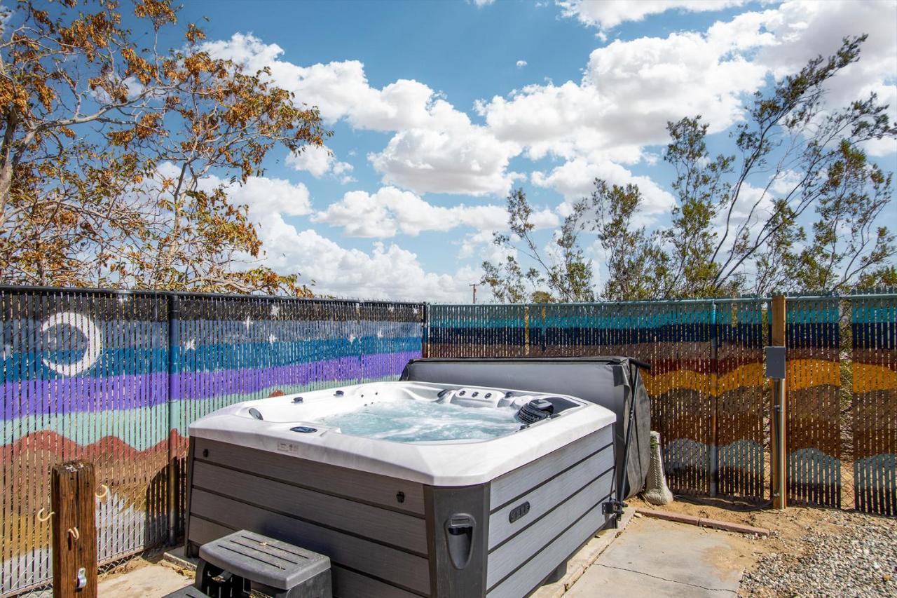 Sapphire Haven + Casita! Pool + Spa + Movie Theatre + 10 Min To Monument! Joshua Tree Exterior photo